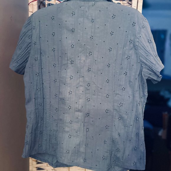 Ladies cotton eyelet button top - Picture 3 of 3